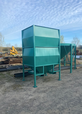 Conteneur cône droit palettisable avec reprise centrale - Capacité de 1800 L_2