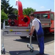 Équipement de nettoyage adaptable sur ridelles ou essieu routier