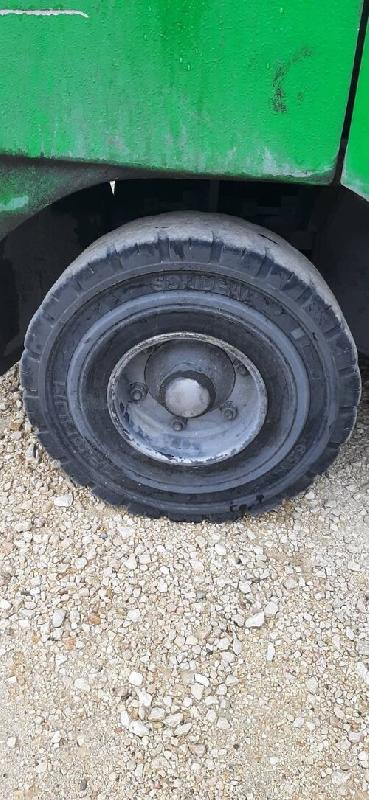 Chariot élévateur diesel CESAB M330D 2473 - disponible en occasion et en location de courte à longue durée_2