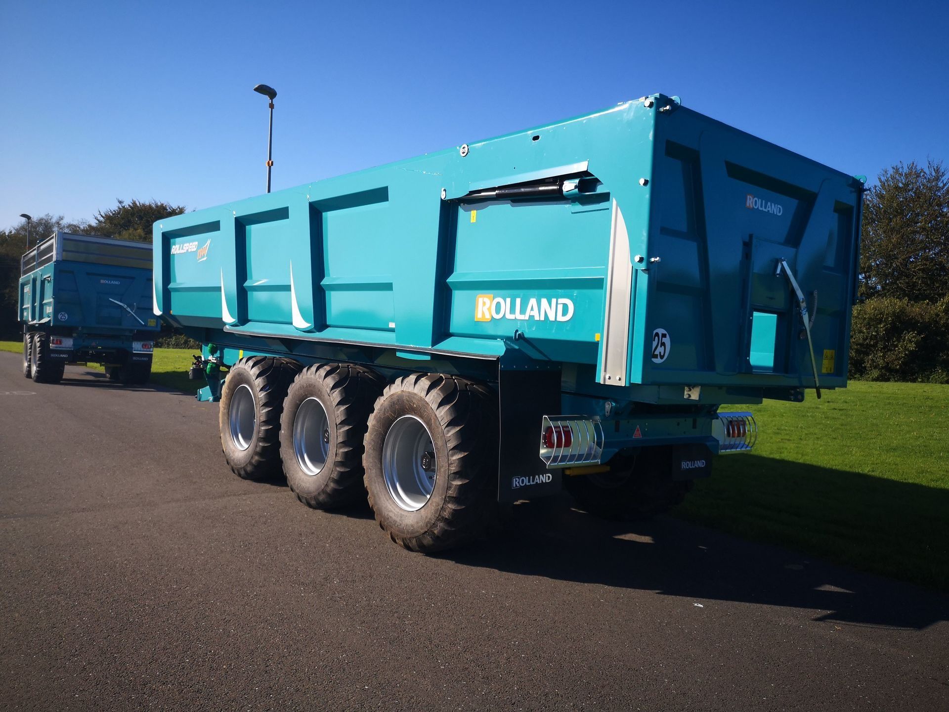 Rollspeed 8844, benne agricole robuste et performante