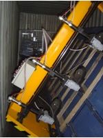 Portique mobile motorisé pour clouage des panneaux de palettes