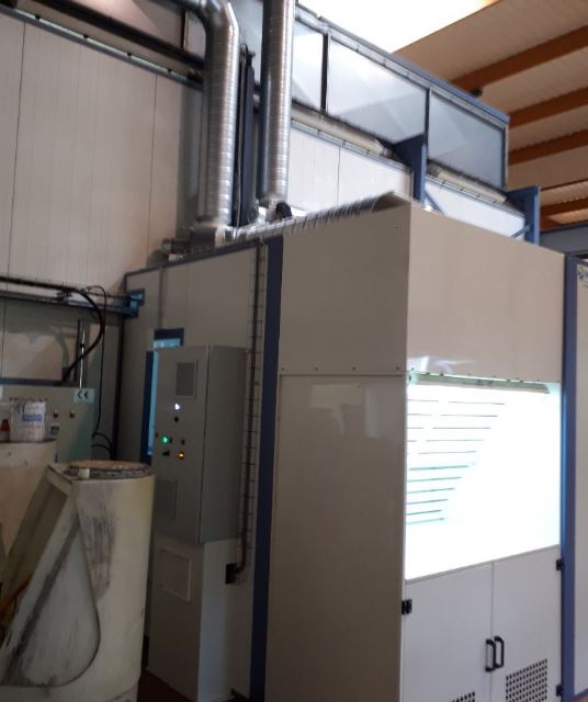 Laboratoire de préparation de peinture ventilé sur mesure - MCI - Ergonomique et conforme aux normes_2