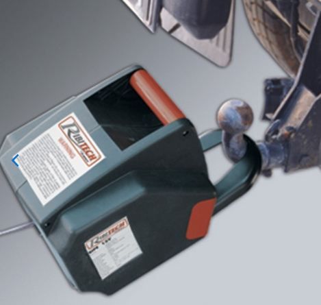 Treuil à télécommande pour installation sur boule de remorquage