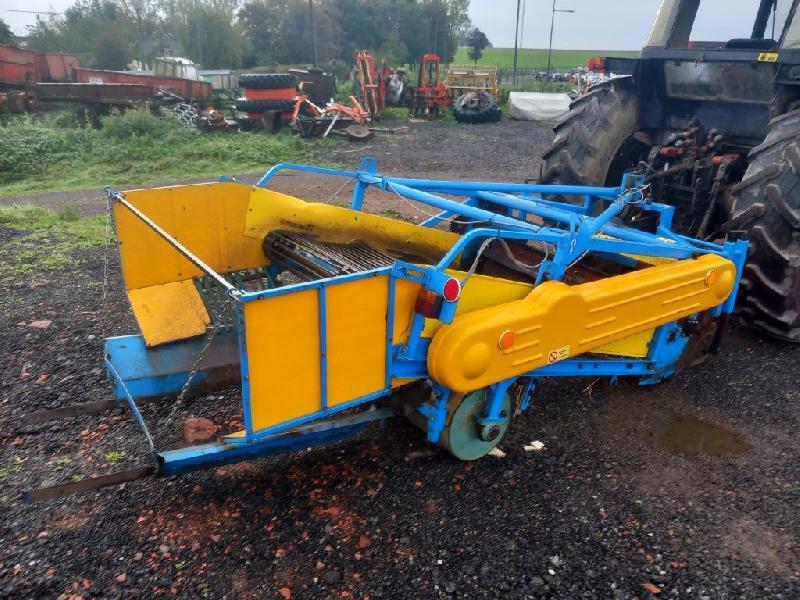 Arracheuse maraîchère/légumière Krukowiak aligneuse 1m65 - 2 rangs, rouleau plombeur, ameneur rotatif pour oignons - Occasion_2