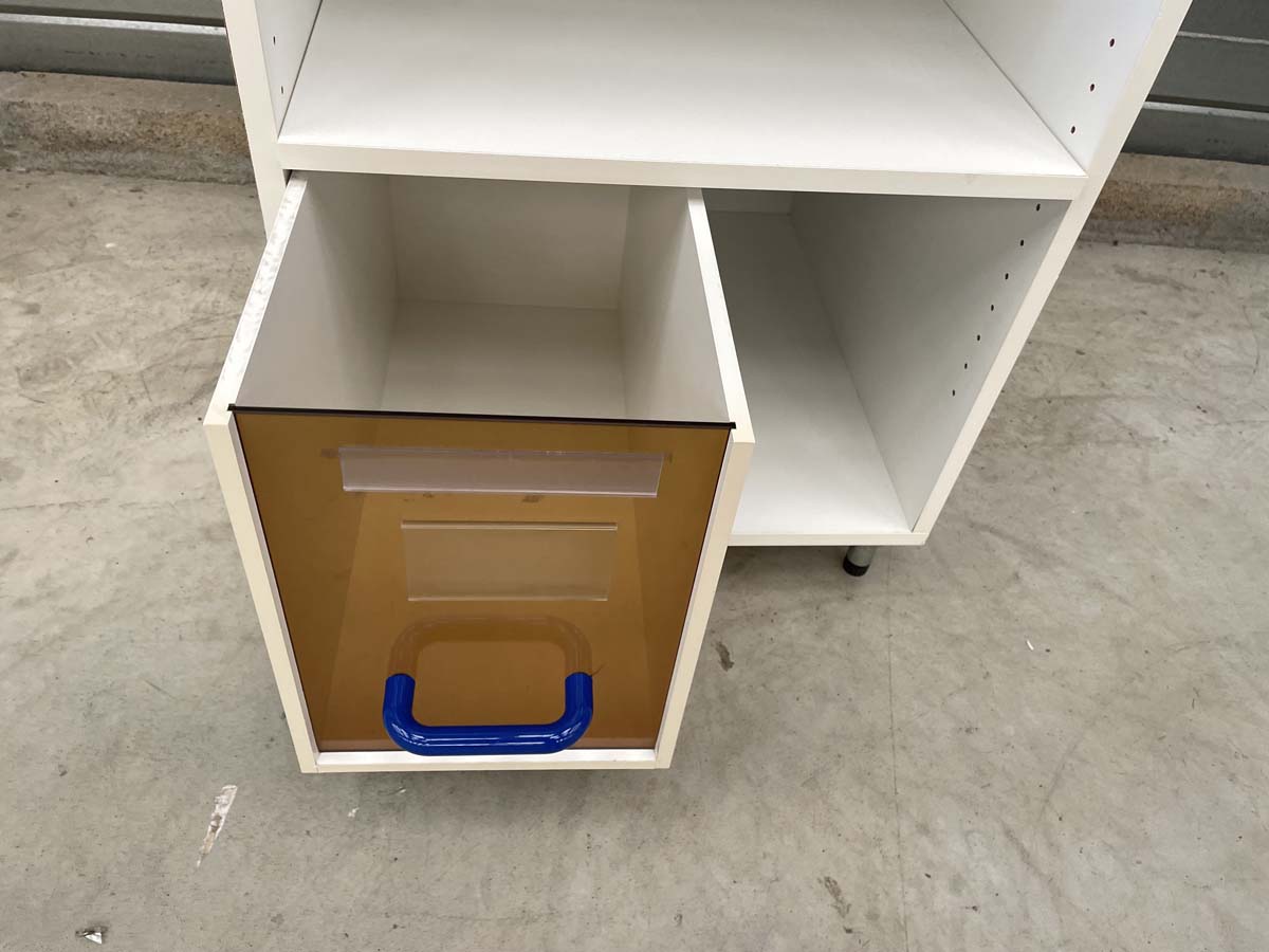 Meuble dynamique de laboratoire d'occasion - blanc - sur pieds métal - Réf : P21091241_2