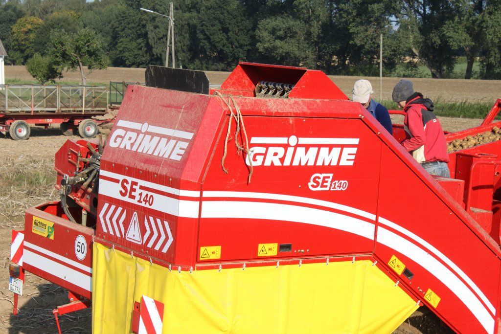 Arracheuse SE 140 - Grimme France - largeur 3000 mm - trémie 4000 kg - traitement doux et rendement élevé_2