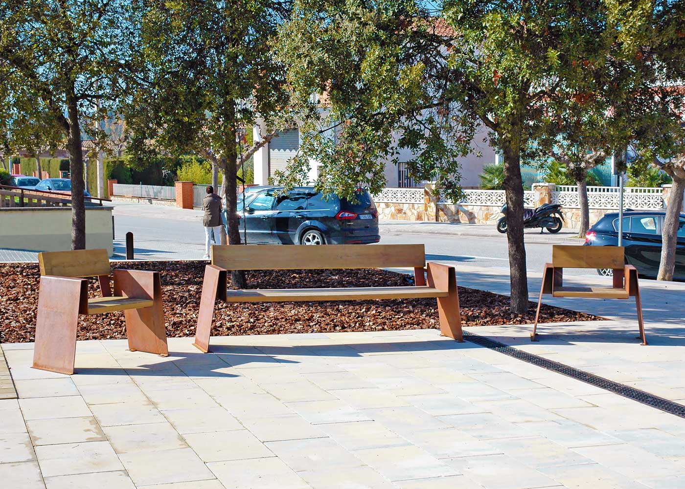 Banc public en bois de pin traité - Alp UM352 - Piètement acier galvanisé finition corten_2