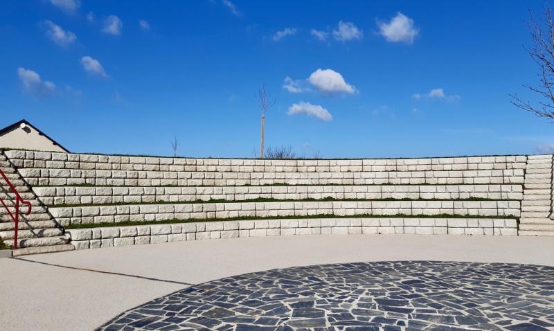 Mur anti-bruit en blocs béton empilables