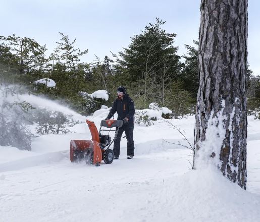 Fraise à neige compacte à double étage - HUSQVARNA ST124, idéale pour allées et trottoirs - moteur puissant et largeur 61cm_2