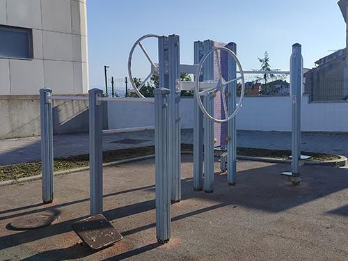 Circuit Vital Groupe A - Parcours sportif en bois lamellé-collé, polyéthylène antidérapant et acier peint, dimensions 3,25 x 1,89 x 2,09 m_2