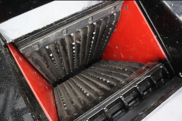 Concasseur à mâchoires de 12 tonnes - 7000 Plus RED RHINO_3