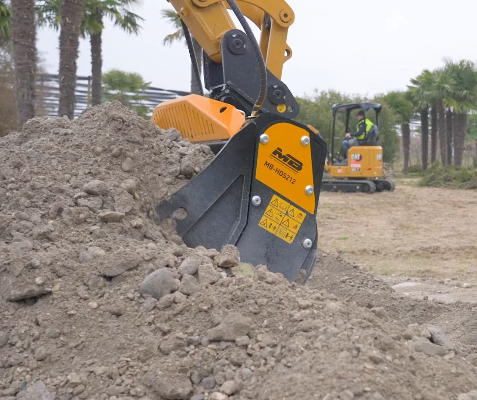 Godet cribleur broyeur MB-HDS212 - 480 kg pour midi-pelles, tractopelles et chargeuses_3