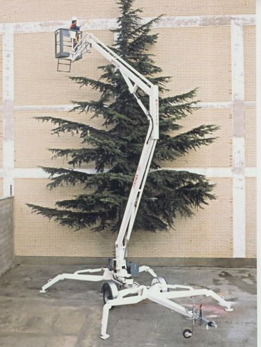 Plateforme articulée tractable parma15 pour entretien en hauteur