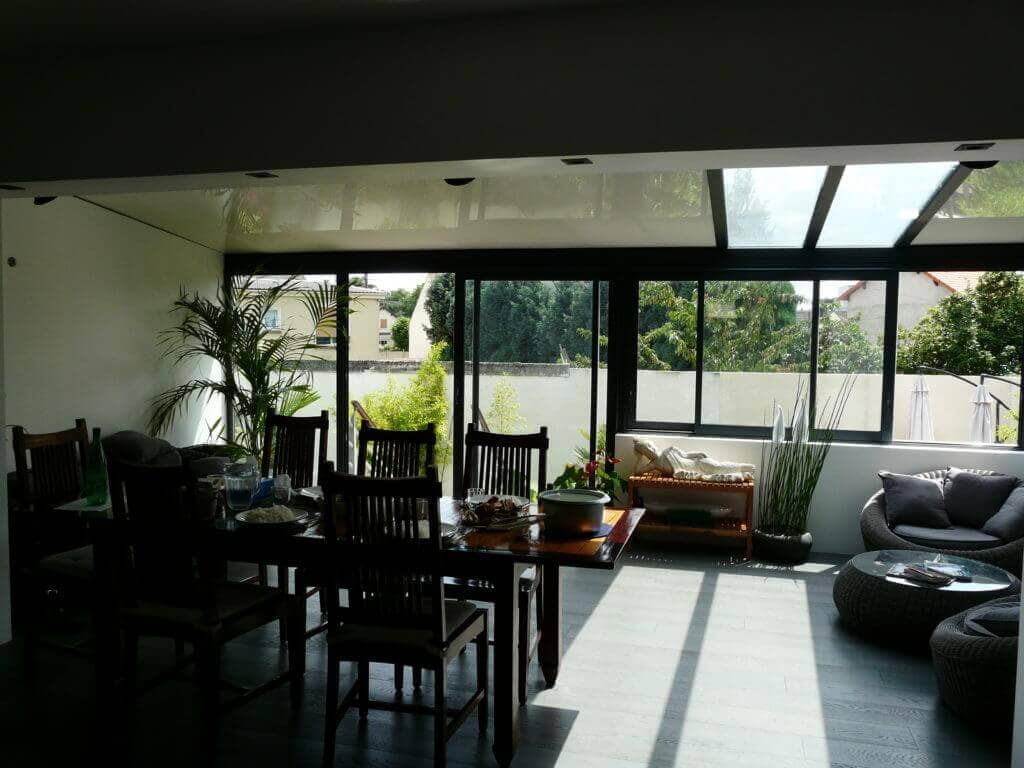 Véranda classique sur mesure avec ossature en aluminium - Toit en polycarbonate, panneaux sandwich ou double vitrage_2