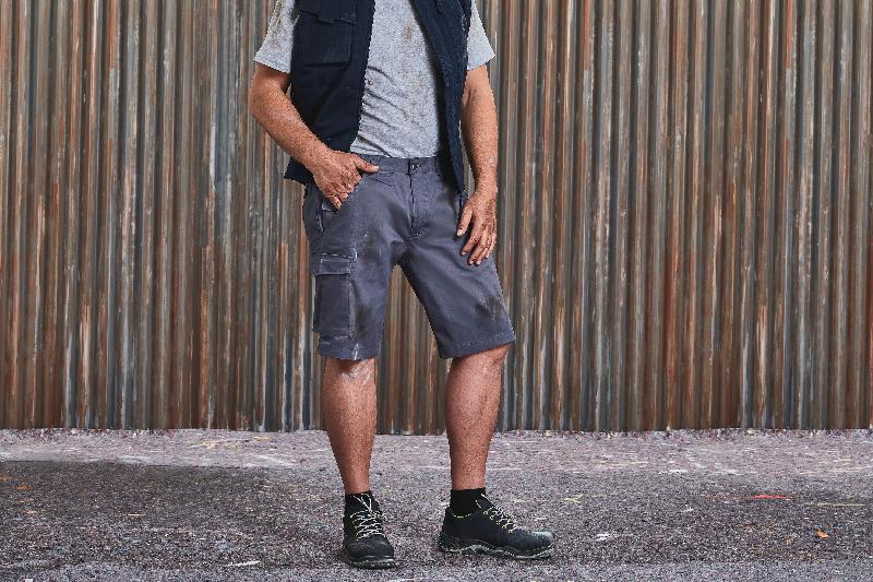 Short Workwear Russell - Réf: RU002M - 65% polyester / 35% coton sergé avec poches multiples et ceinture élastiquée_2