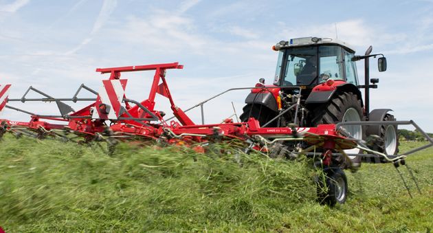 Équipement de fanage avec position de transport compacte