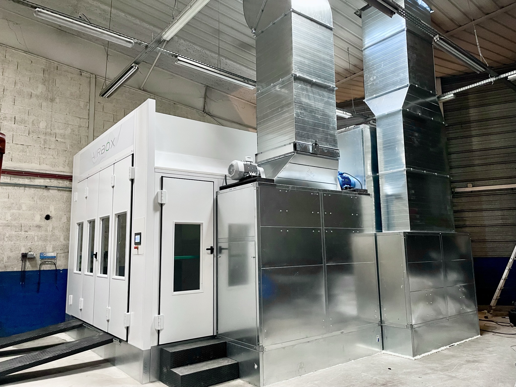 Cabine de peinture pour pistolage et étuvage - AUTOBOX START - économique, solide, personnalisable, ventilation verticale_3