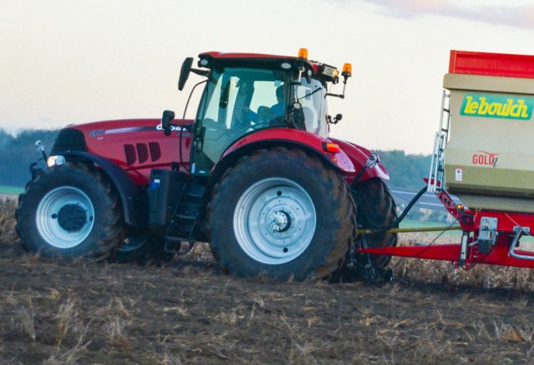 Benne agricole avec porte hydraulique à un panneau