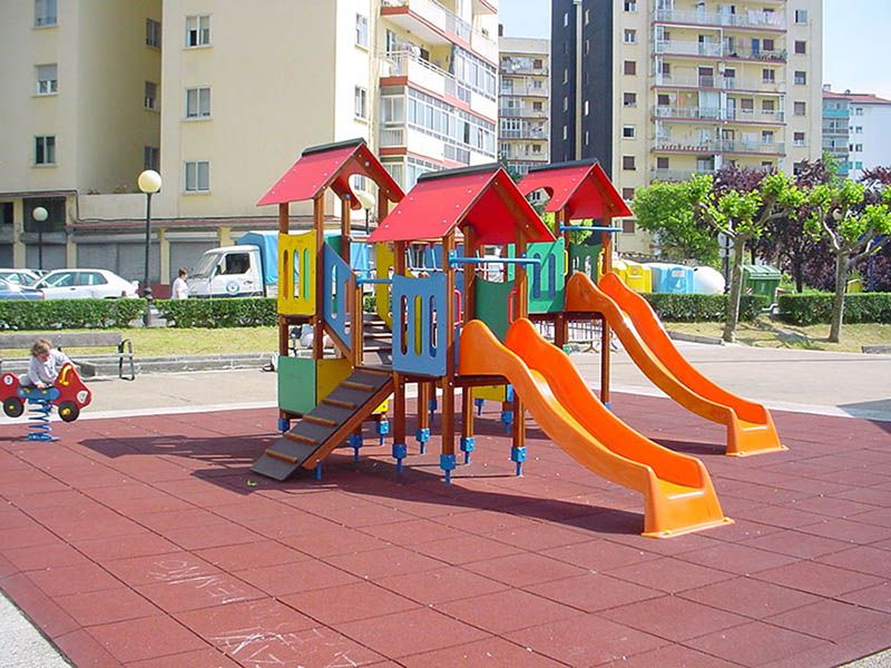 Structure de jeux combinées pour enfants de 3 à 13 ans - Maroc B / Solid GE-2700B - Surface Totale : 8,58 x 7,41 m - Jolas_2