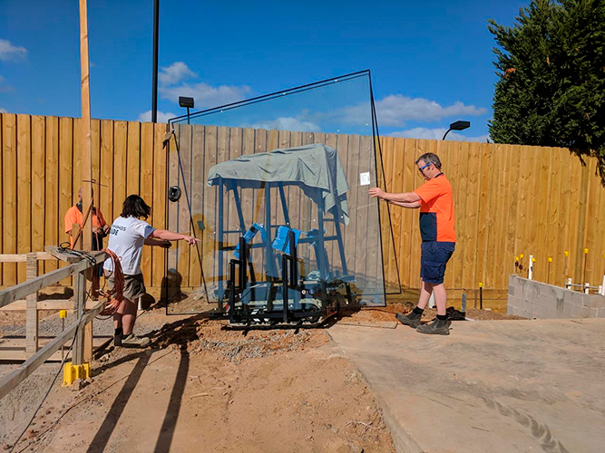 Chariot de transport verre et matériaux de construction jusqu'à 1200 kg - terrain accidenté - TC1 Hoeflon - autonome sur batterie_2