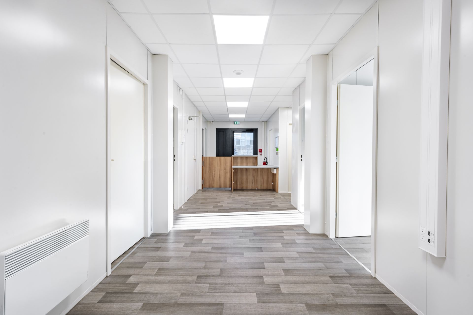 Bureaux modulaires d'occasion écologiques, rapides à monter et abordables - Disponible en achat ou en location courte/longue durée_2