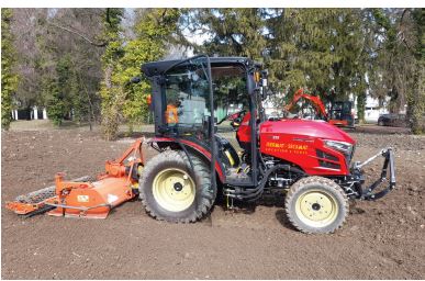 Tracteur 35Ch à direction assistée hydraulique avec demi-tour rapide, utilisé pour l'entretien des espaces verts, travaux accès restreints - disponible en location_2