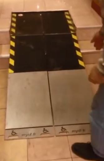 Rampe d'accès PMR rabattable  pour 1 ou 2 marches_0