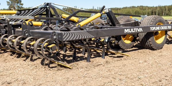 Topline Cross - Herse agricole Multiva - 8 rangées de dents, poids 5020 à 8390 kg, vitesse jusqu'à 15 km/h_2