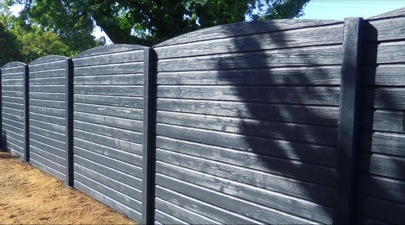 Clôture béton esthétique avec scellement de 50 à 90 cm