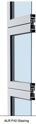Porte sectionnelle industrielle motorisée en aluminium à grande surface vitrée - ALR F42 Glazing et ALR 67 Thermo_2