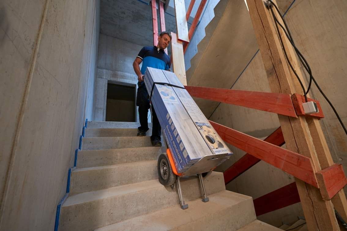 Diable monte-escaliers électrique en aluminium pour photocopieurs - Capacité 200 kg - Cargomaster CC200_3