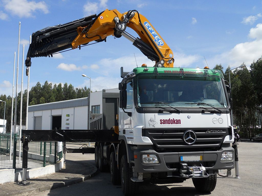 Grue auxiliaire Effer 1155 - pression 355 bar - portée jusqu'à 35 mètres_2