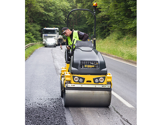 Rouleau vibrant autoporté 1000mm ? Bomag ? 1t6 ? Bw100adm-2/5_2