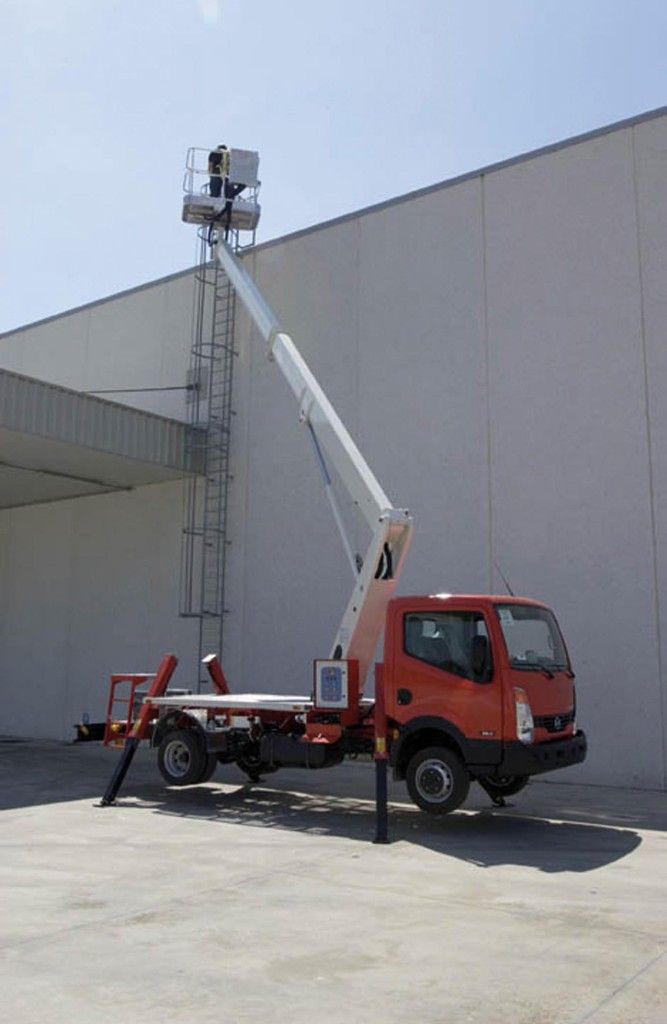 B-lift 150 Pro - Camion nacelle CTE - Hauteur 14,6m avec bras télescopique et commandes hydrauliques_2