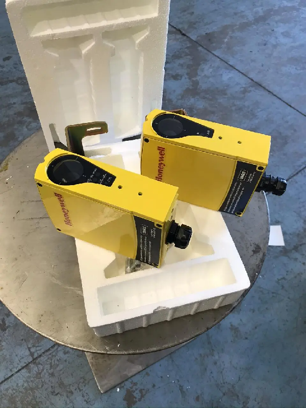 Capteur de faisceau lumineux pour périmètre de sécurité honeywell ff-sps4 inutilisé - référence : c5765_2