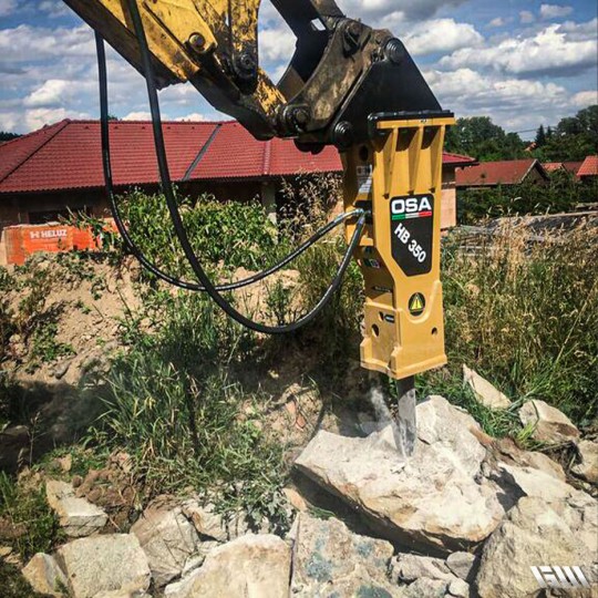 Outil de démolition et enfoncement pour chantier