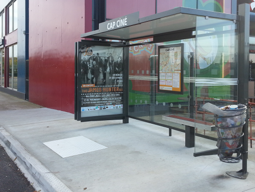 Abri bus cirrus à caisson publicitaire / structure en acier / bardage en verre trempé et verre sécurit / avec banquette / 365 x 145 cm_2