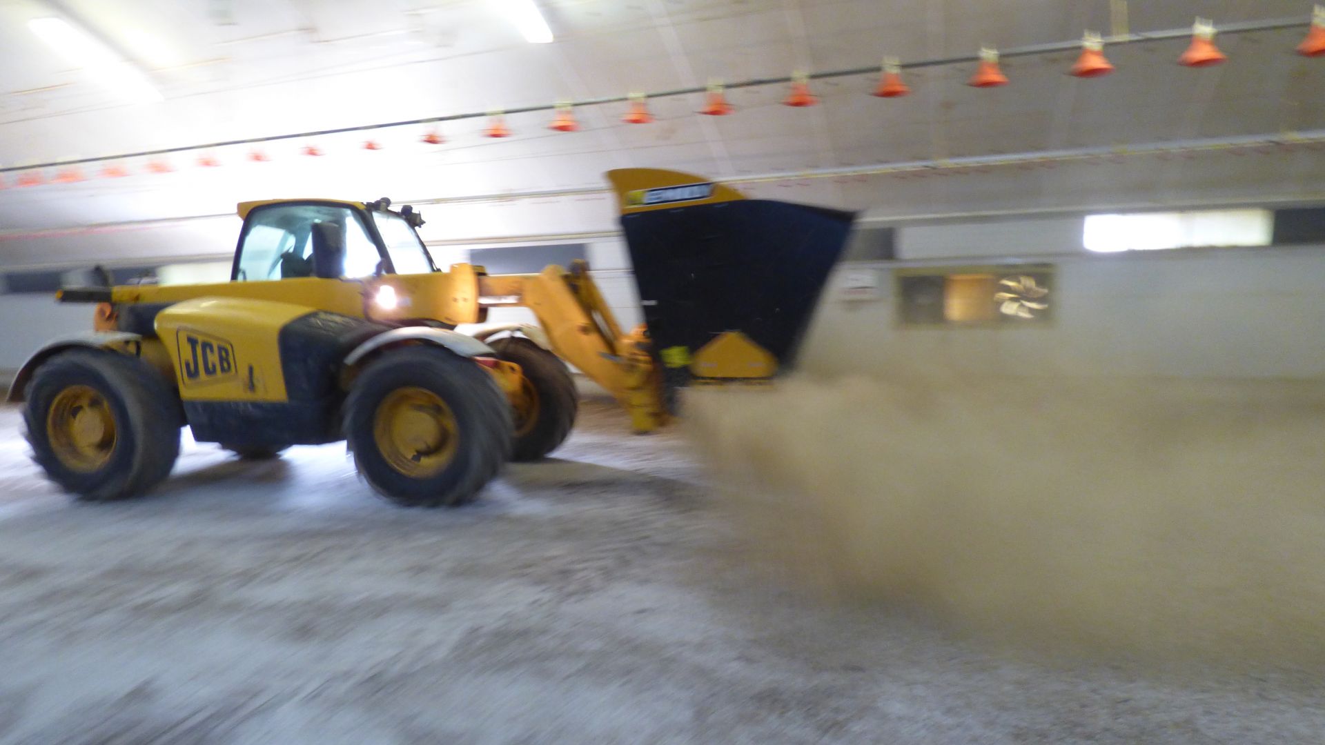 Godet éparpilleur de litière multi’spread_2