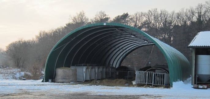 Tunnel de stockage / ouvert / structure en acier / couverture en pvc / ancrage au sol avec platine_2