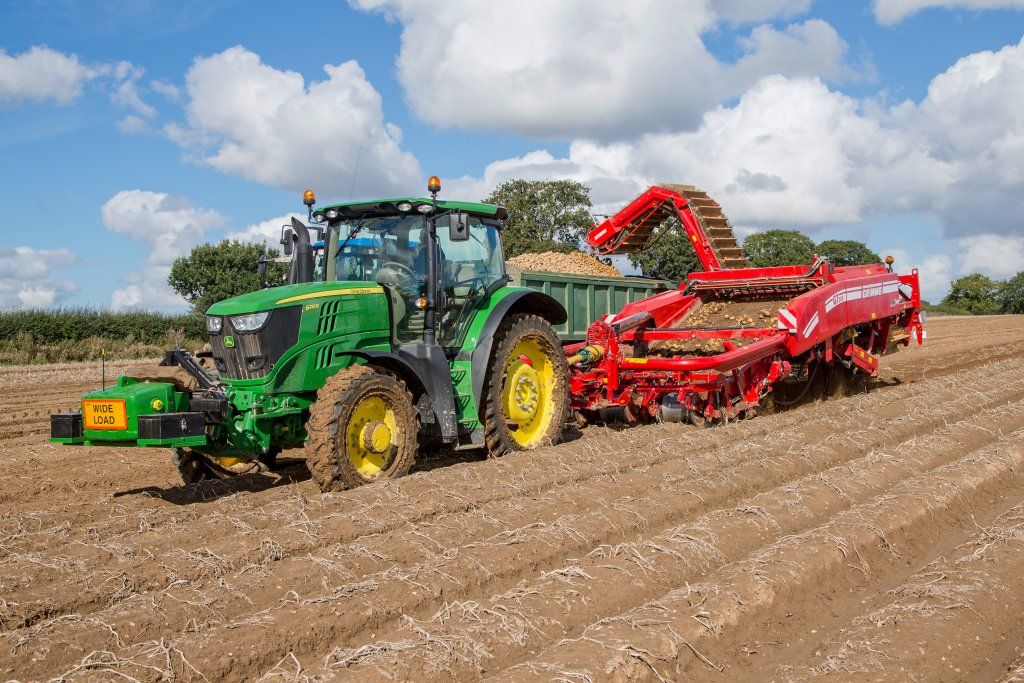 Arracheuse-chargeuse gt 300 3 rangs - grimme france - puissance du moteur 115 kw - vitesse 25 km/h_2