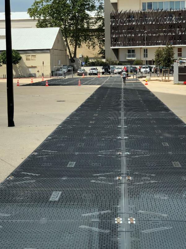 Location de plaques de roulage plastique - chemins d'accès, cheminements piétons et plateformes temporaires -  EnvhyroTrak_2