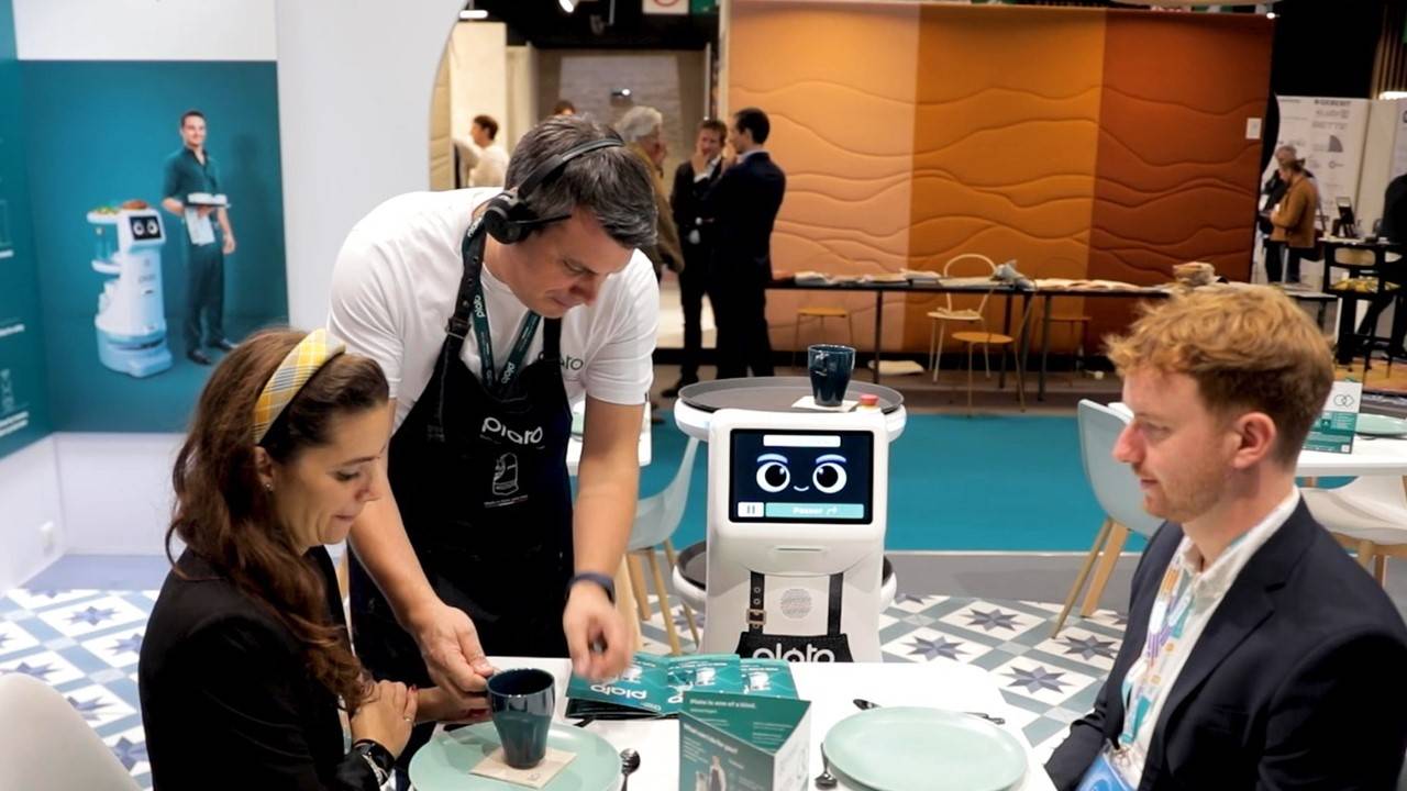 Robot serveur Plato pour restaurants et hôtellerie - fabriqué en France - autonome et intelligent_2