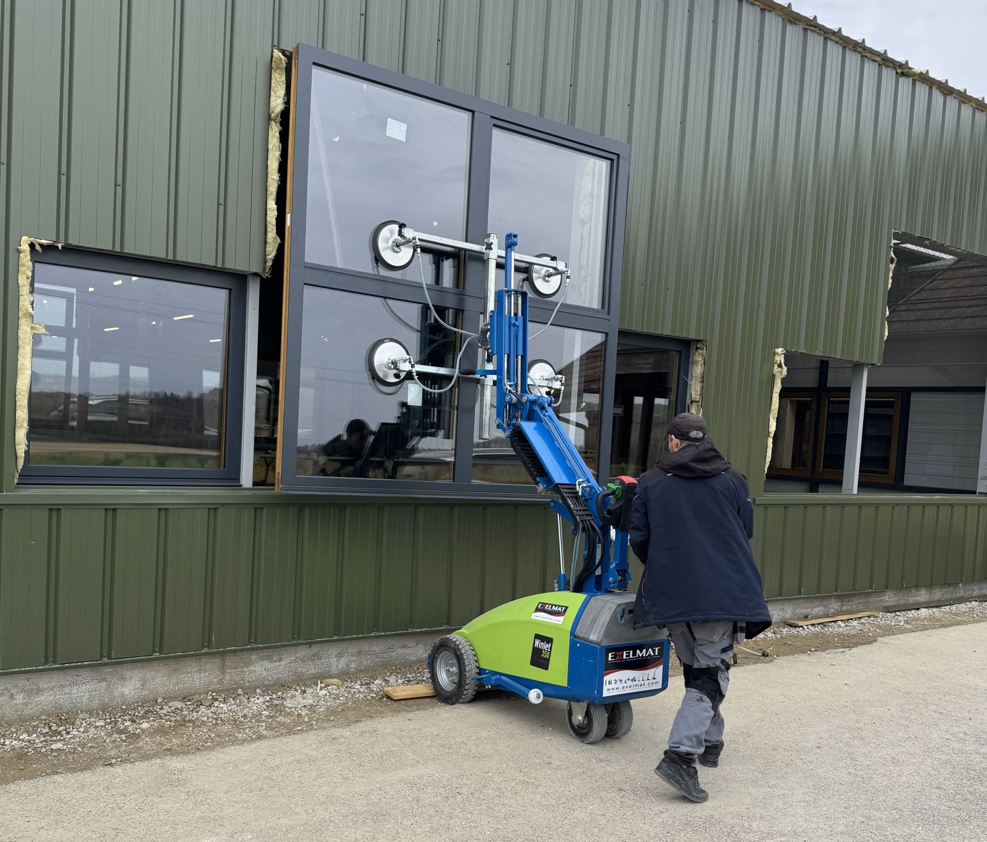 Robot de pose manutention de baies vitrées sur chantier et atelier WINLET 350 kg - Location_0