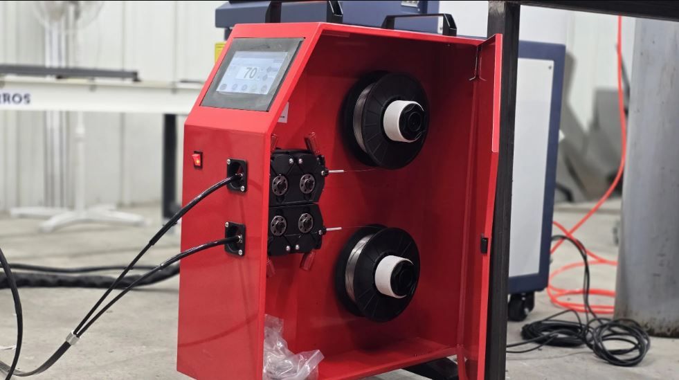 Poste de soudure laser 3-en-1 avec refroidissement liquide - 1500W en monophasé_2