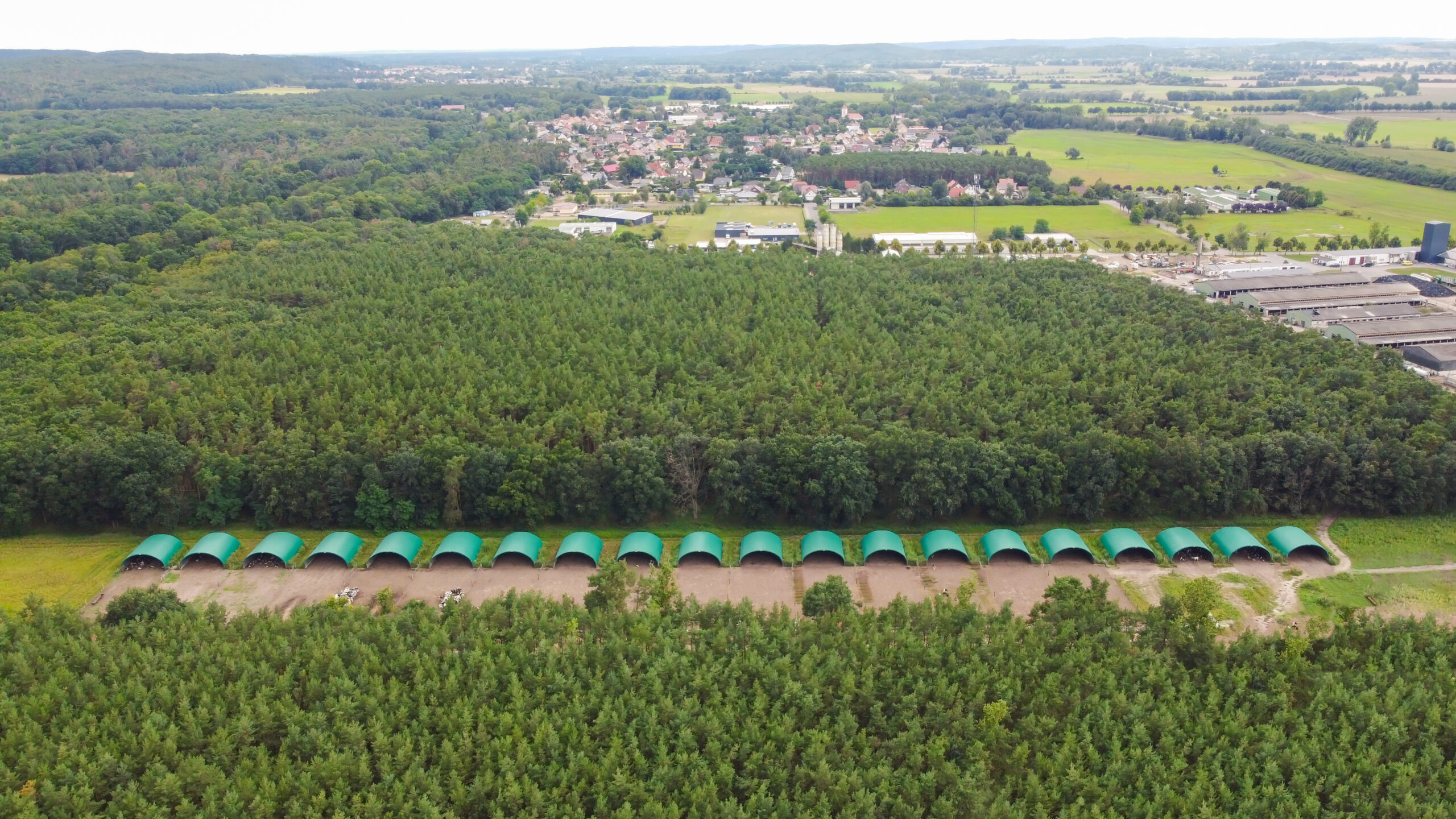 Bâtiment d'élevage pour bovin à lait - Ventilation naturelle optimale, isolation et confort acoustique - Tunnel TOUTABRI_2