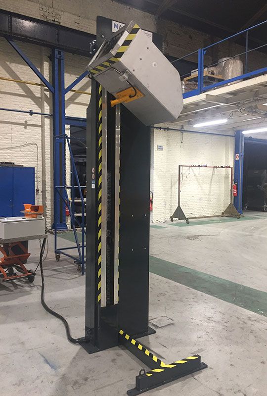 Mât élévation rotation avec support inox 125° - Vidange de caisses agroalimentaires - Réduction TMS_2