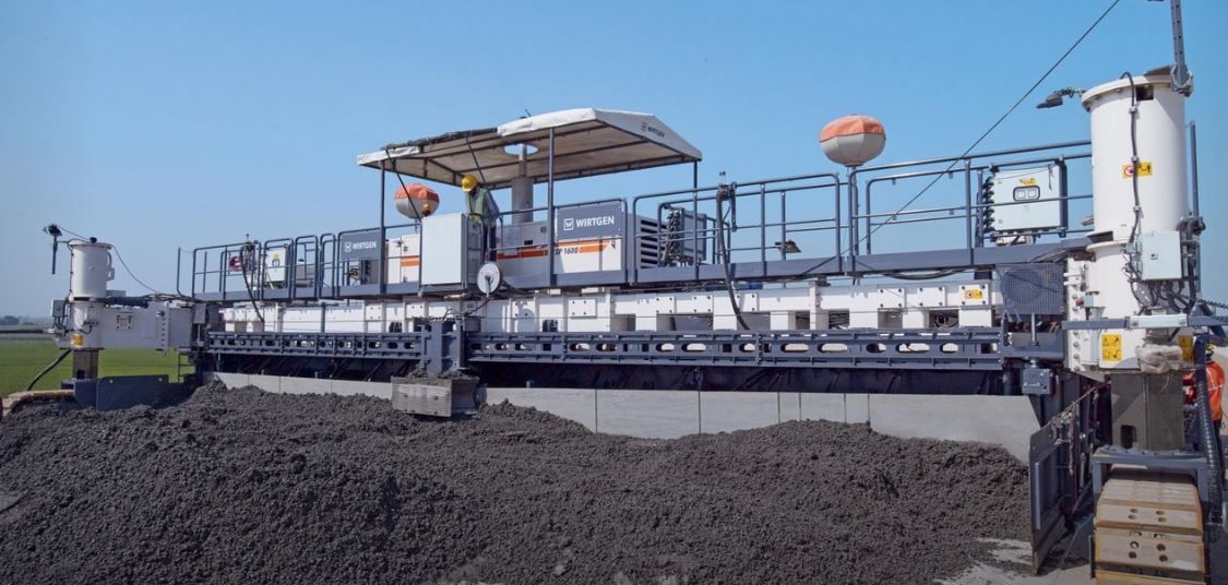 SP 1600 - Machines à coffrage glissant Wirtgen - 313 kW / 426 ch - Largeur jusqu'à 16 m - Pose monocouche et bicouche_2