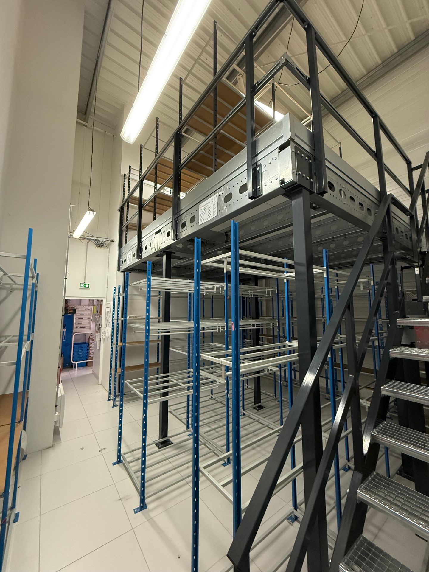 Casier passerelle industriel - Plateforme multi-niveaux pour stockage et picking -  disponible en achat neuf et occasion_2