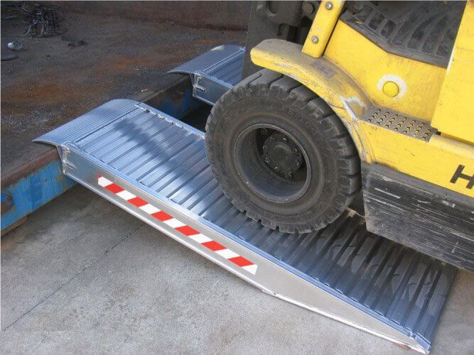 M150/12SH - Rampe d'accès pour conteneur en aluminium - Rampe de chargement antidérapante - Longueur 1256 mm_2