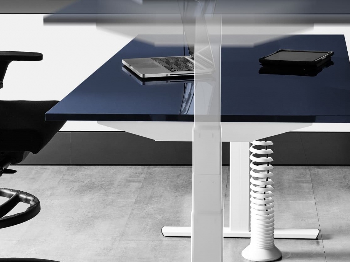 Bureau LOG-IN réglable en hauteur électrique, design ergonomique pour entreprise ou home office_2